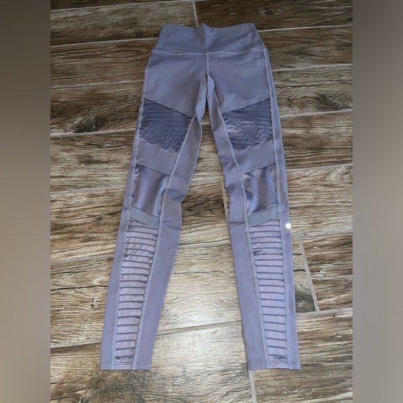 ALO Yoga Pants - Alo Moto Leggings